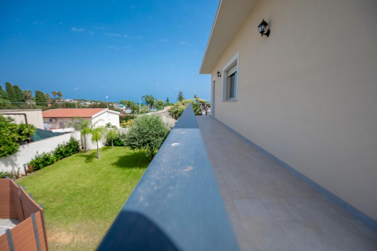 Villa Nisa Apartment Sea View Fontane Bianche Eksteriør billede